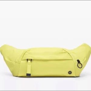 Lululemon On The Beat Belt Bag 
4.5L